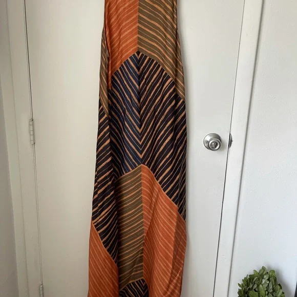 NWT ANTHROPOLOGIE Farm Rio halter maxi dress Size M - Picture 2 of 10